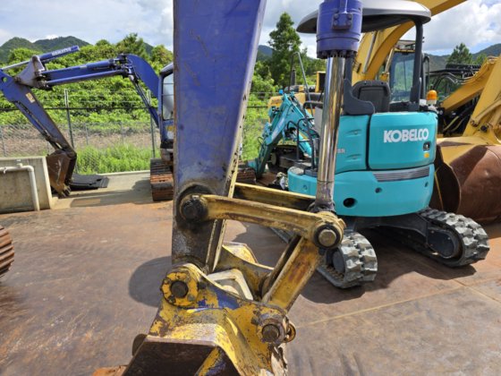 2001 小松 PC128US 2