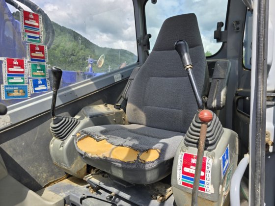 2001 小松 PC128US 2