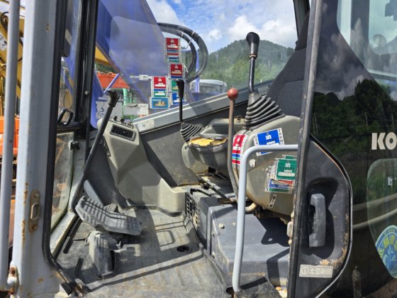 2001 小松 PC128US 2