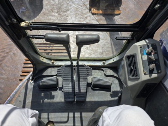 2001 小松 PC128US 2