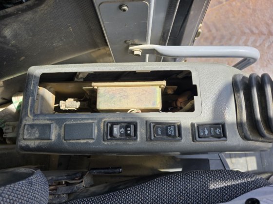 2001 小松 PC128US 2