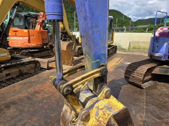 2001 小松 PC128US 2