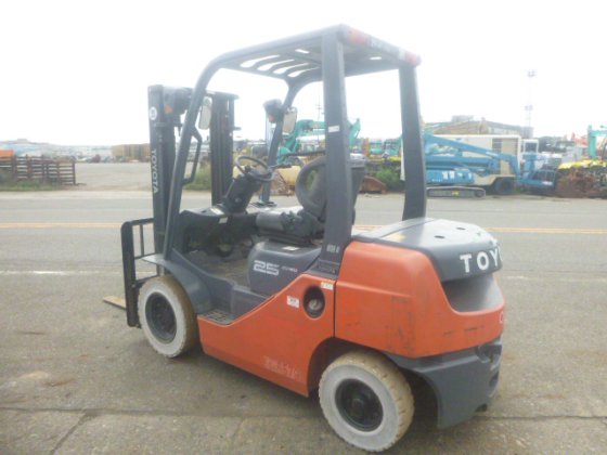 2014 丰田 02 8FD25