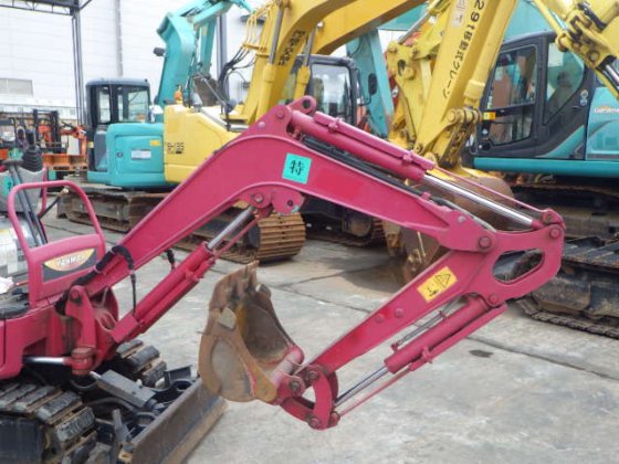2013 YANMAR VIO17