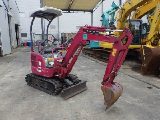 2013 YANMAR VIO17