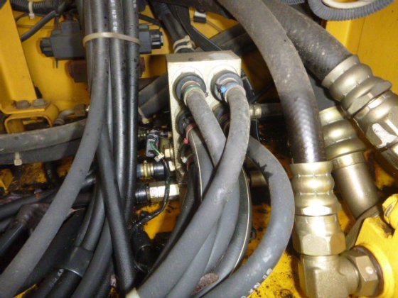 1998 KOMATSU PC200SC 6