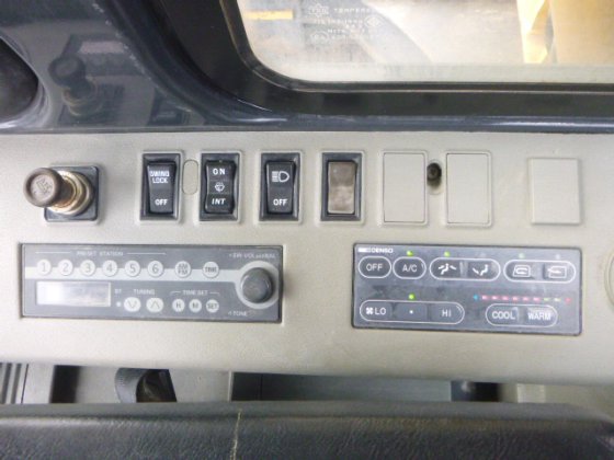 1998 KOMATSU PC200SC 6