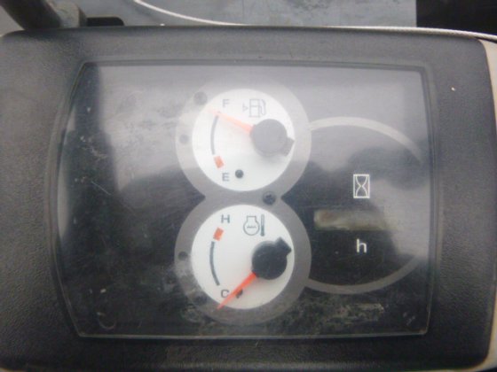 2011 KOMATSU PC40MR 3