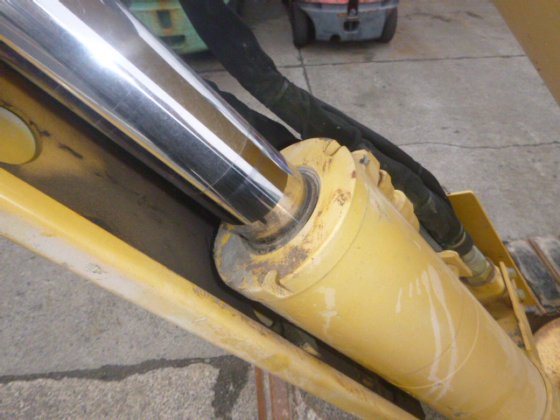 2011 KOMATSU PC40MR 3