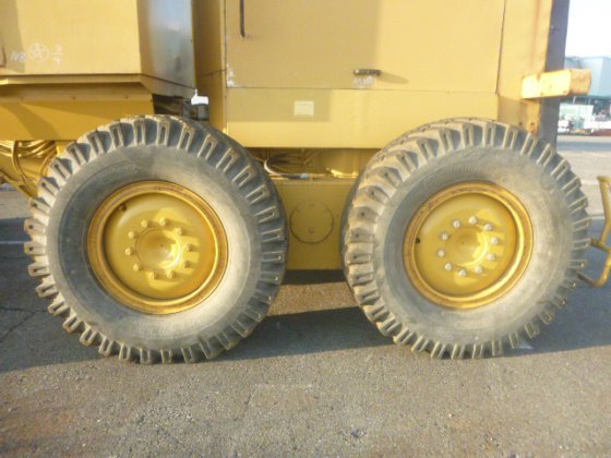 2002 MITSUBISHI MG430E