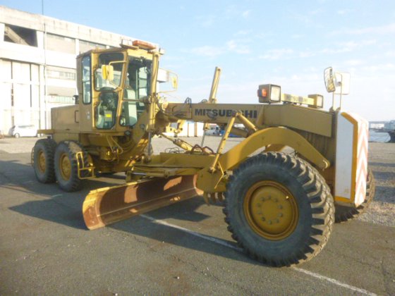 2002 MITSUBISHI MG430E