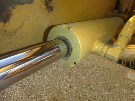 2002 MITSUBISHI MG430E