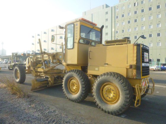 2002 MITSUBISHI MG430E