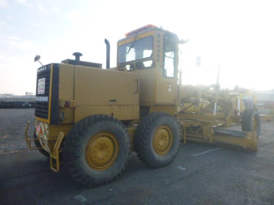 2002 MITSUBISHI MG430E