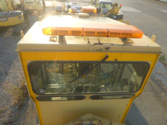 2002 MITSUBISHI MG430E