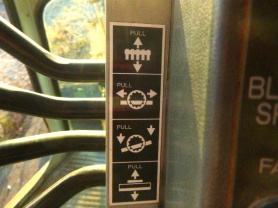 2002 MITSUBISHI MG430E