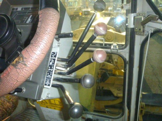 2002 MITSUBISHI MG430E