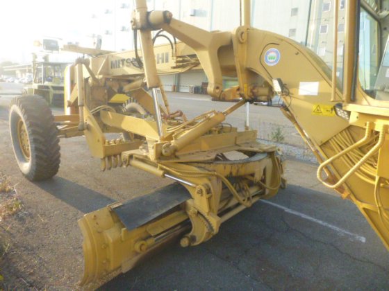 2002 MITSUBISHI MG430E