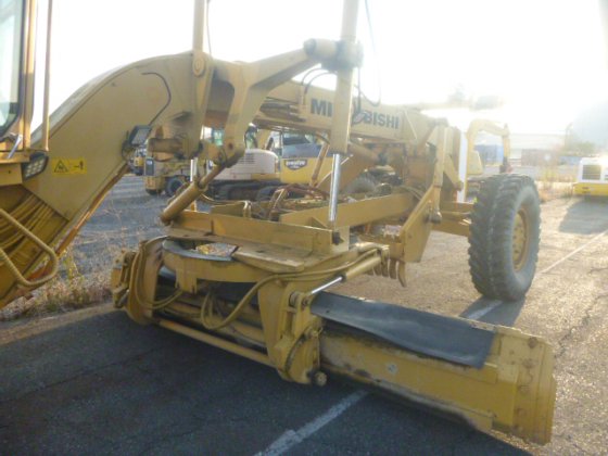 2002 MITSUBISHI MG430E