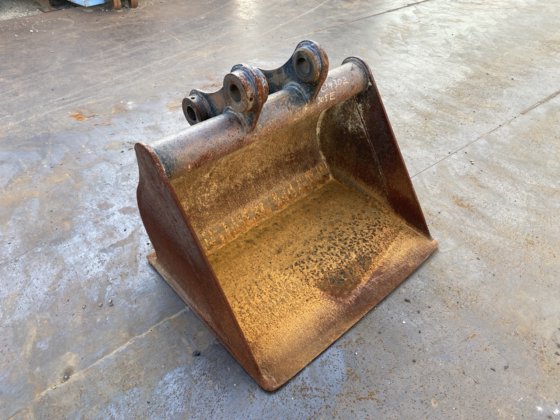 CAT 305E 的斜坡铲