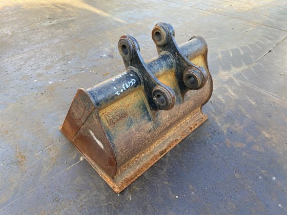 CAT 305E 的斜坡铲