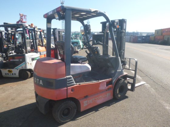 2014 年 TOYOTA 7FB25