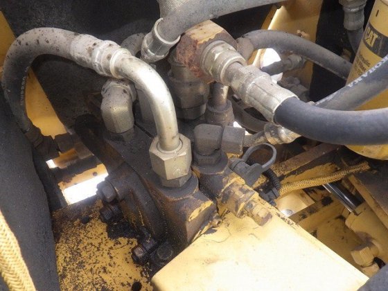 2004 CATERPILLAR 901B