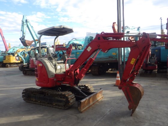 2014 YANMAR VIO27 5B
