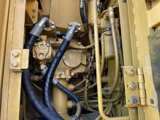 2005 CAT 325C