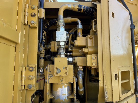 2005 CAT 325C