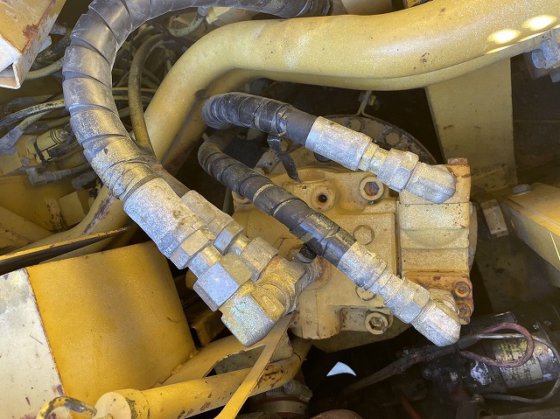 2005 CAT 325C