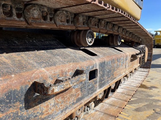 2005 CAT 325C