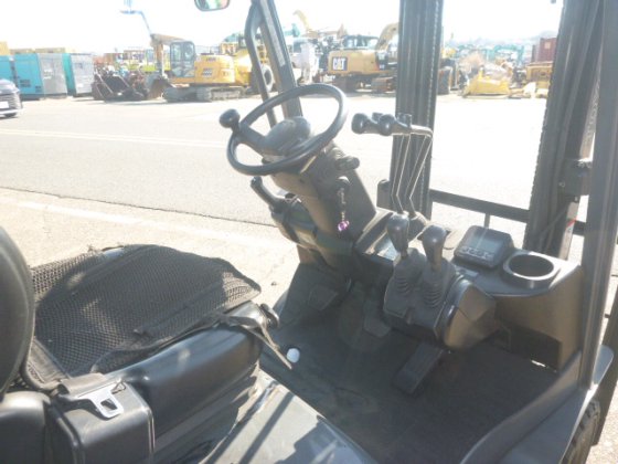 2006 年 TOYOTA 8FD18