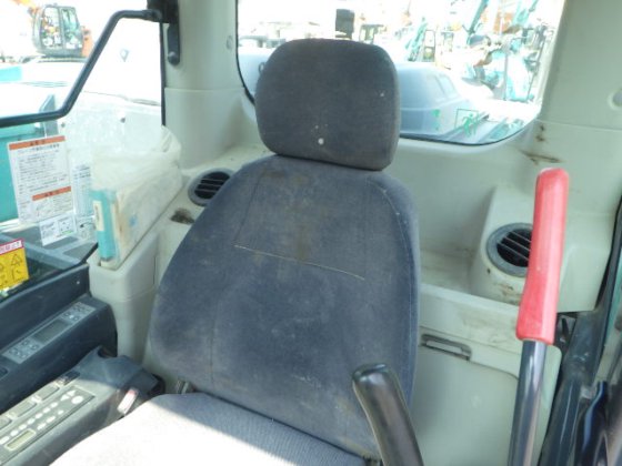 2015 KOBELCO SK135SR 3