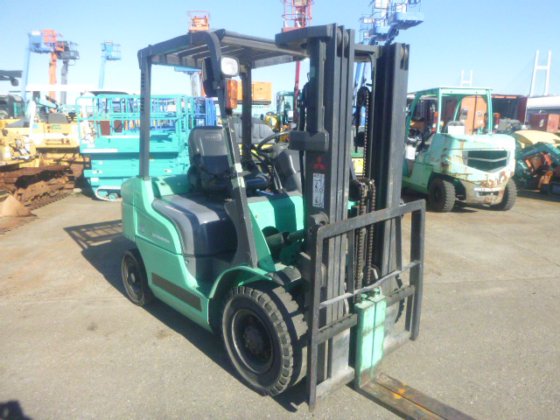 2003 MITSUBISHI FG20D