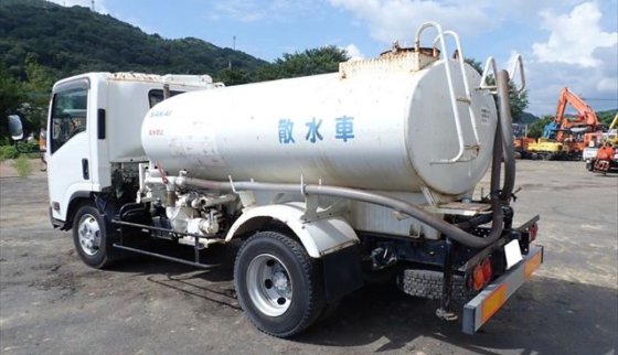 2005款五十铃PDG NPR75N