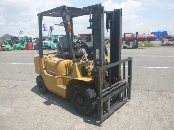 2002 MITSUBISHI FG25D