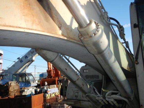 2003 KOBELCO SK200 6