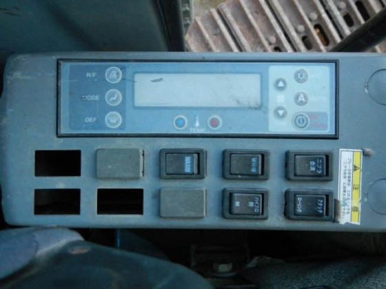 2003 KOBELCO SK200 6