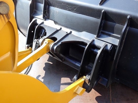 2017 卡特彼勒 907M H77