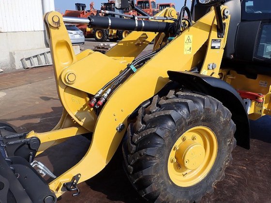 2017 卡特彼勒 907M H77