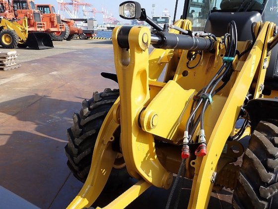 2017 卡特彼勒 907M H77