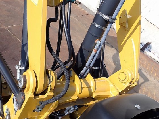 2017 卡特彼勒 907M H77