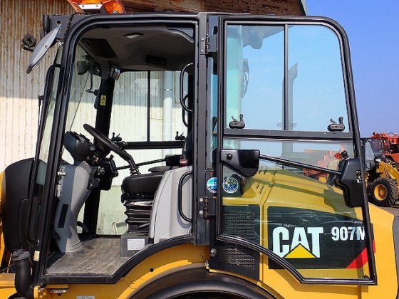 2017 卡特彼勒 907M H77
