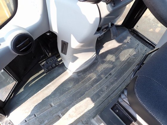 2017 卡特彼勒 907M H77