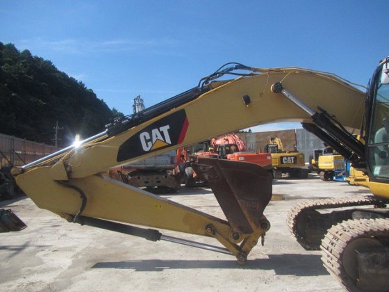2012 cat 320d e