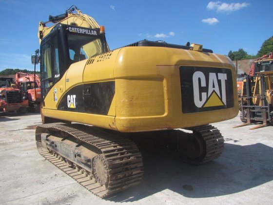 2012 cat 320d e