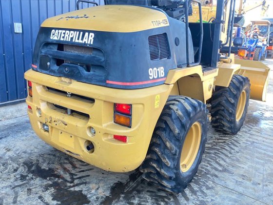 2005 CAT 901B