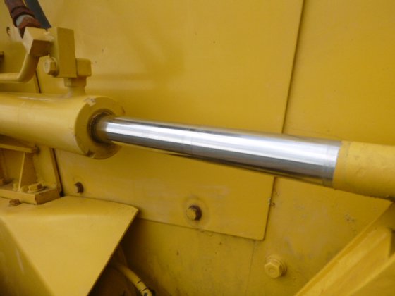 2000 KOMATSU D20A 7E