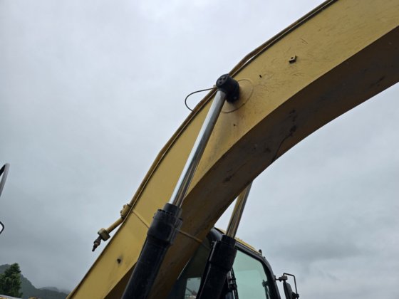 2007 CAT 320D